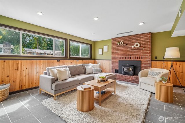10132 NE 144th Place, Kirkland, WA 98034