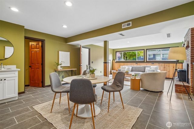 10132 NE 144th Place, Kirkland, WA 98034
