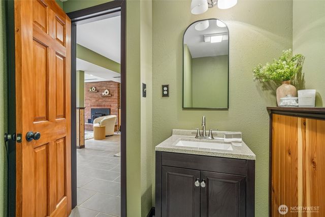 10132 NE 144th Place, Kirkland, WA 98034