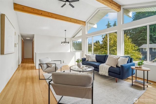10132 NE 144th Place, Kirkland, WA 98034