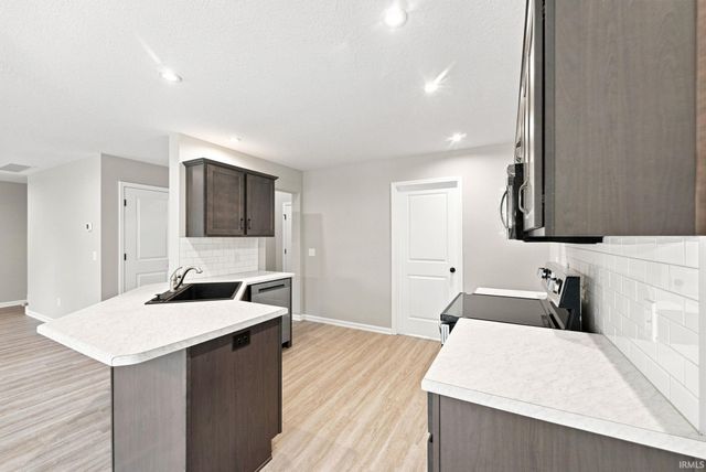 1394 Jesters Court, Kendallville, IN 46755