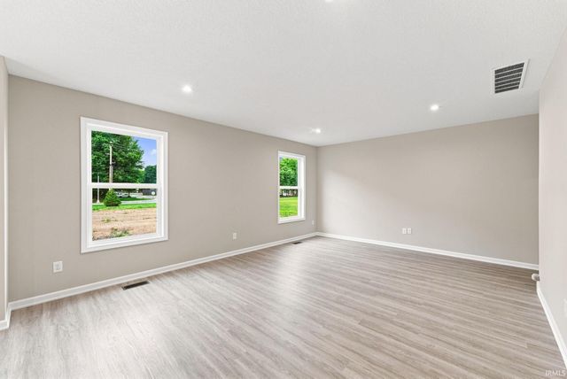 1394 Jesters Court, Kendallville, IN 46755