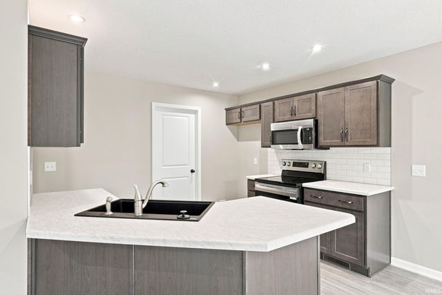 1394 Jesters Court, Kendallville, IN 46755