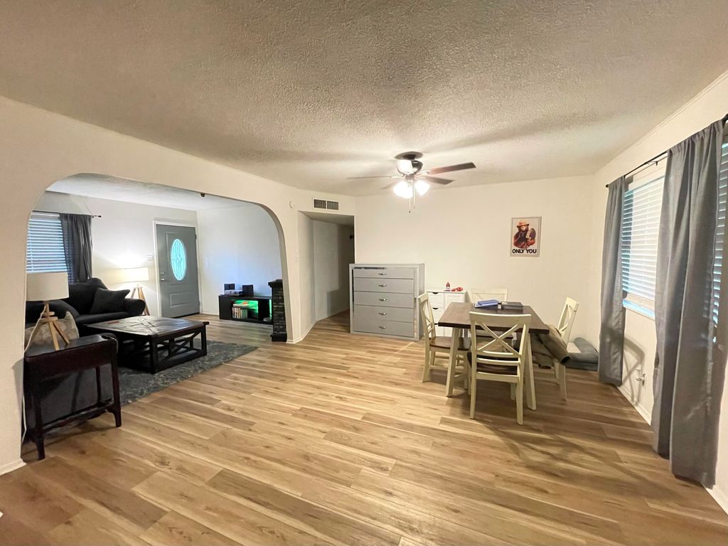 Image 5 of property listing at 226 Nottingham Trail, San Angelo, TX 76901