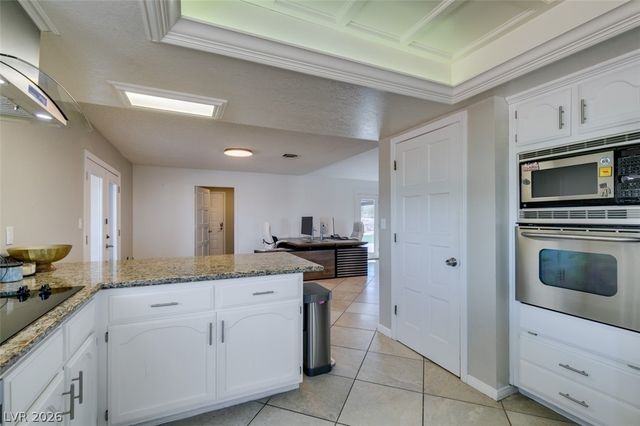 892 North Hollywood Boulevard, Las Vegas, NV 89110