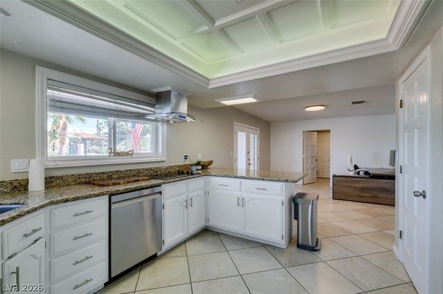892 North Hollywood Boulevard, Las Vegas, NV 89110