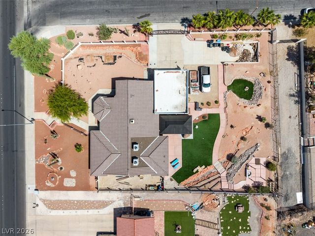 892 North Hollywood Boulevard, Las Vegas, NV 89110