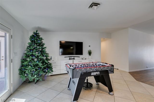 892 North Hollywood Boulevard, Las Vegas, NV 89110