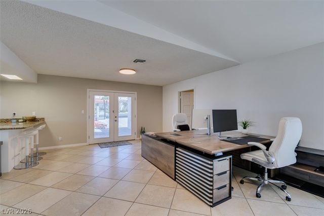 892 North Hollywood Boulevard, Las Vegas, NV 89110