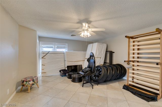 892 North Hollywood Boulevard, Las Vegas, NV 89110