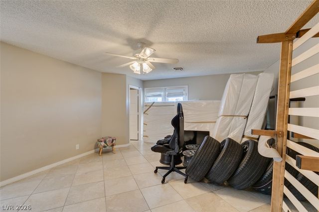 892 North Hollywood Boulevard, Las Vegas, NV 89110