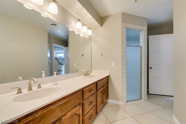 892 North Hollywood Boulevard, Las Vegas, NV 89110