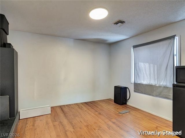 892 North Hollywood Boulevard, Las Vegas, NV 89110