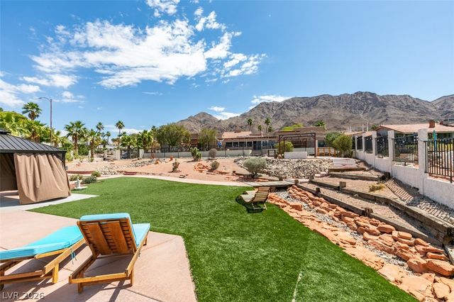 892 North Hollywood Boulevard, Las Vegas, NV 89110