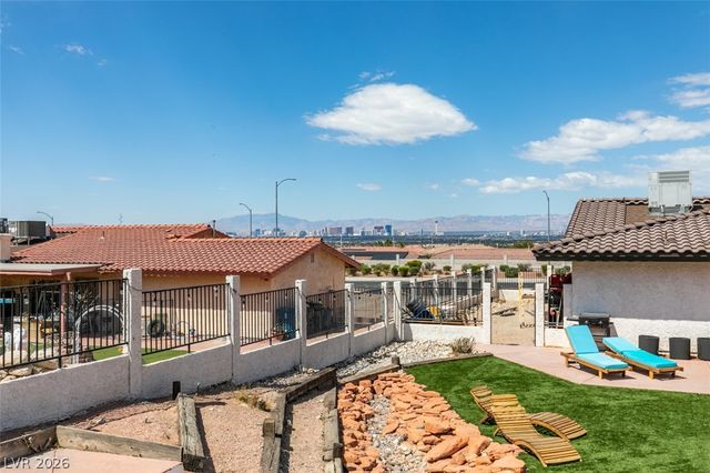 892 North Hollywood Boulevard, Las Vegas, NV 89110