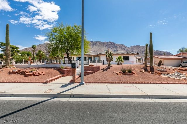892 North Hollywood Boulevard, Las Vegas, NV 89110