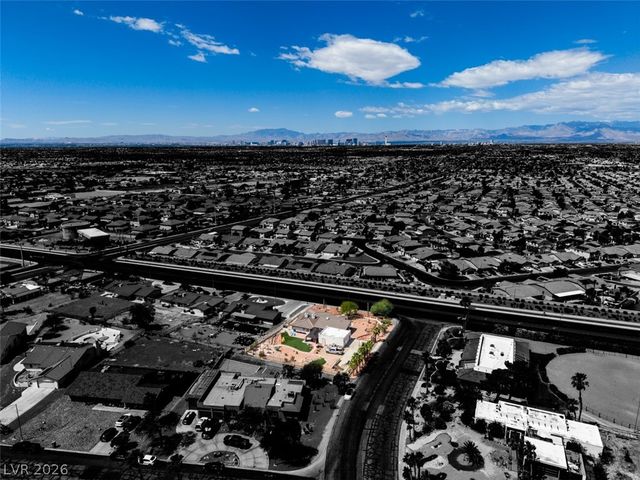 892 North Hollywood Boulevard, Las Vegas, NV 89110