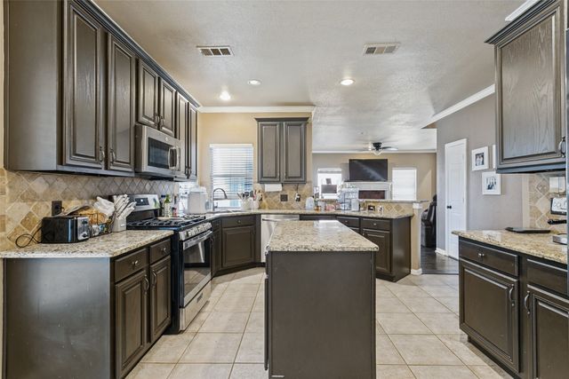 2314 Balleybrooke Drive, Lewisville, TX 75077
