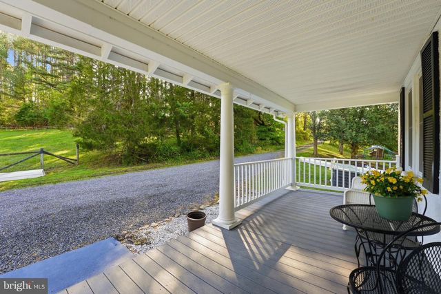 24 SUNDOWN LN, Boston, VA 22713