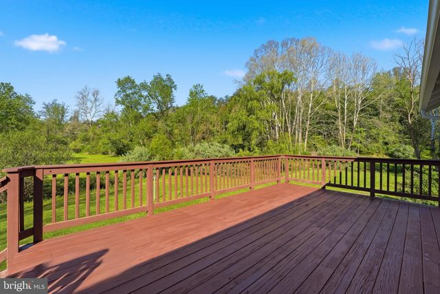 24 SUNDOWN LN, Boston, VA 22713