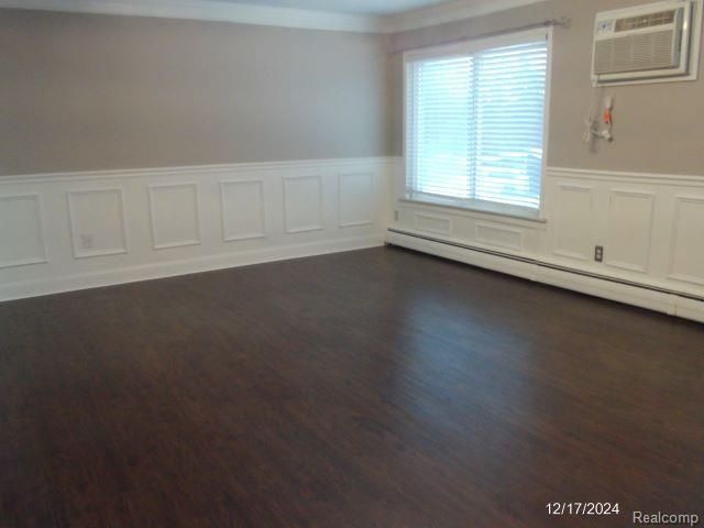 761 W MAPLE Road 54, Clawson, MI 48017