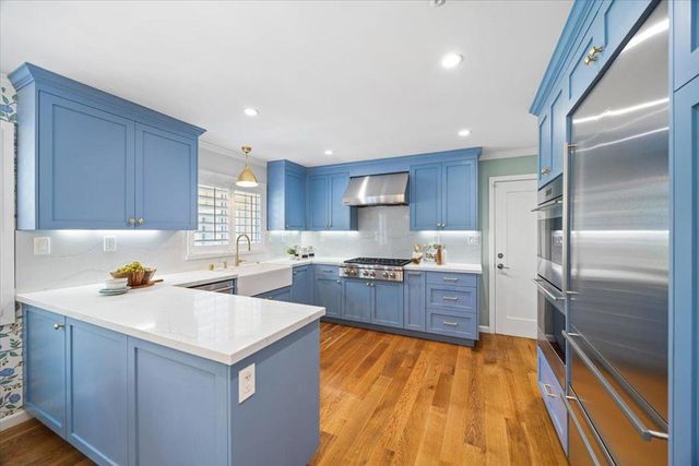 35 Tulip Court, Burlingame, CA 94010