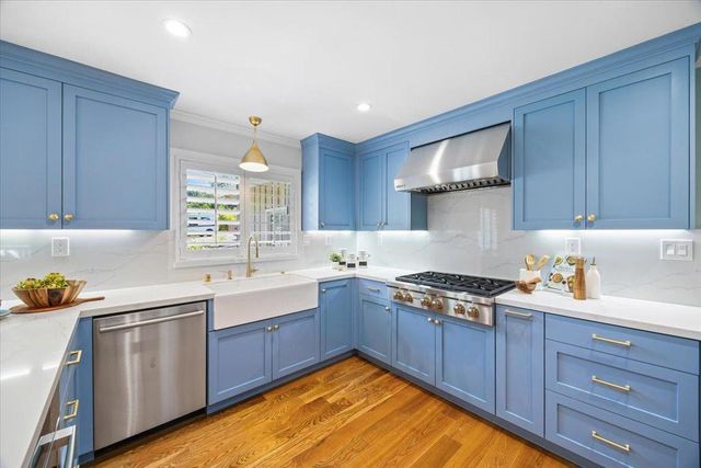 35 Tulip Court, Burlingame, CA 94010