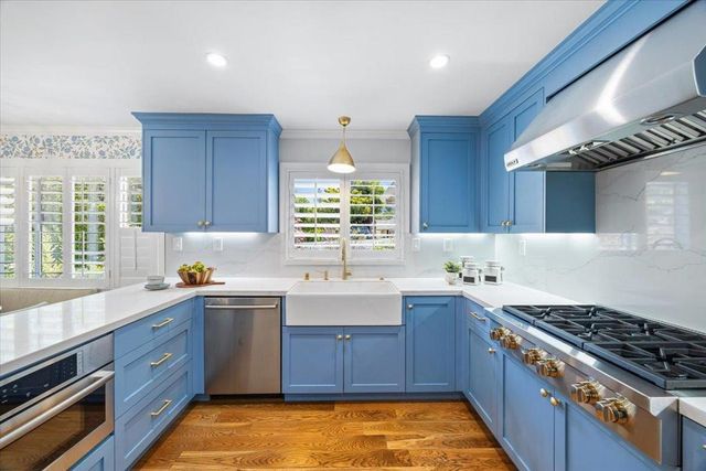 35 Tulip Court, Burlingame, CA 94010