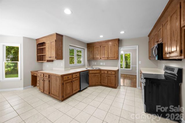 932 Alexandria Court, Gastonia, NC 28056