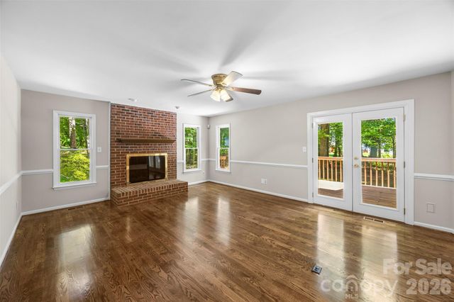 932 Alexandria Court, Gastonia, NC 28056