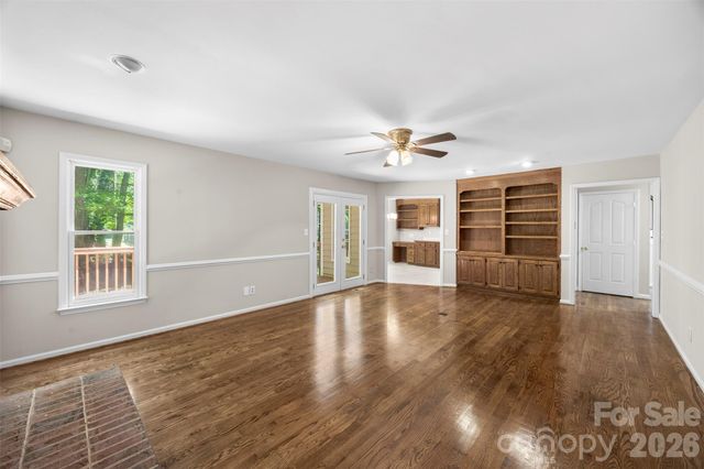 932 Alexandria Court, Gastonia, NC 28056