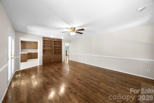 932 Alexandria Court, Gastonia, NC 28056