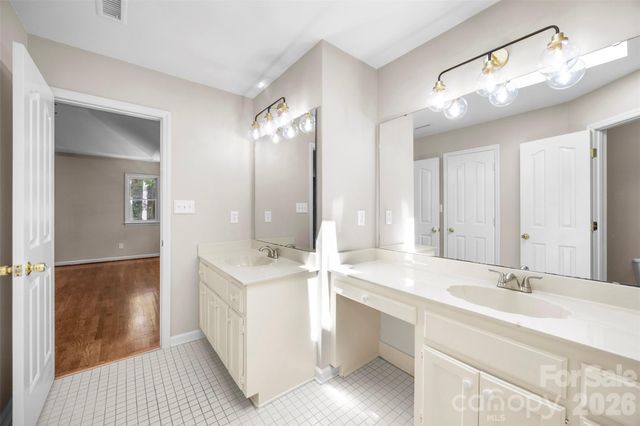 932 Alexandria Court, Gastonia, NC 28056