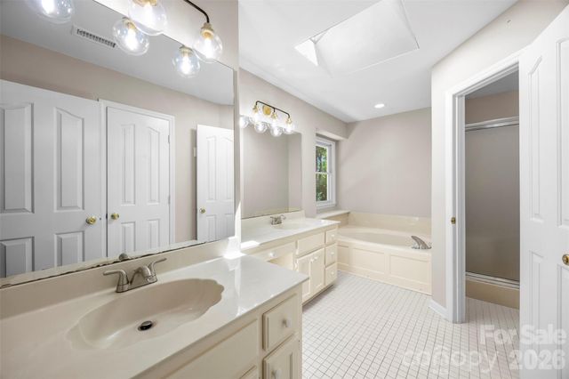 932 Alexandria Court, Gastonia, NC 28056