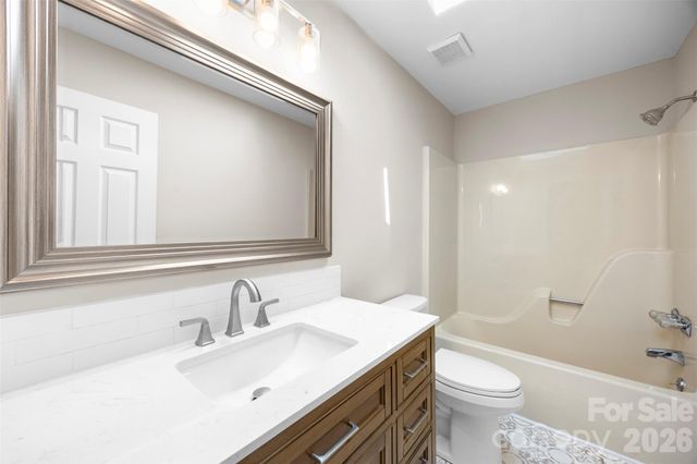 932 Alexandria Court, Gastonia, NC 28056