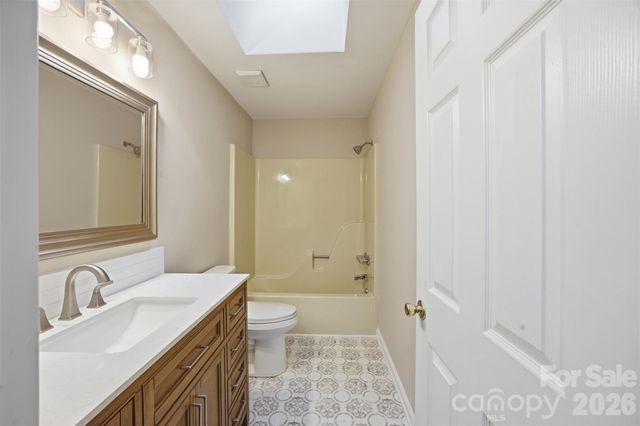 932 Alexandria Court, Gastonia, NC 28056