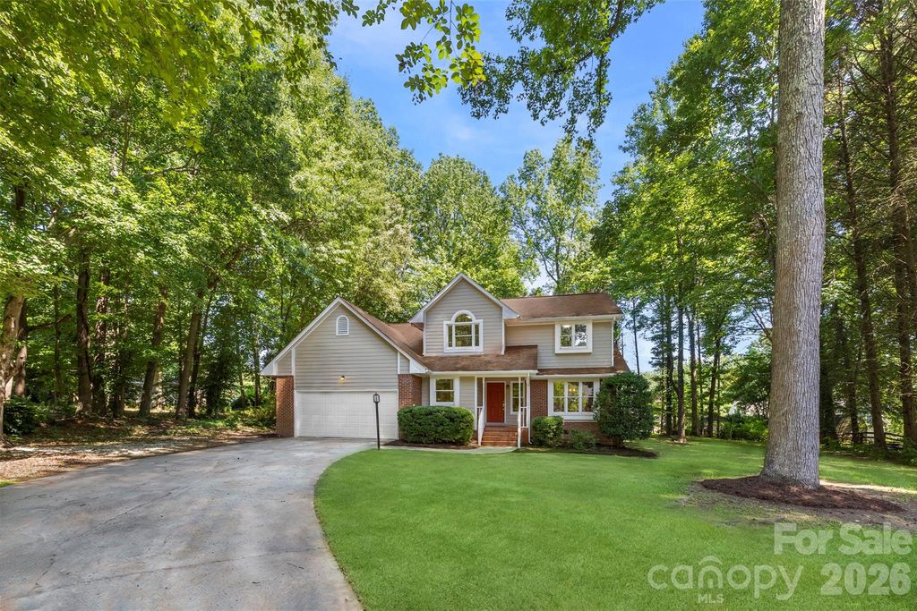 932 Alexandria Court, Gastonia, NC 28056
