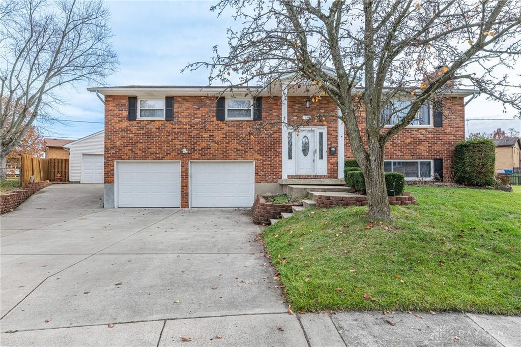 1030 Nila Gay Court, Miamisburg, OH 45342