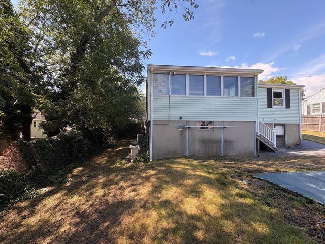 48 Home Street, Peabody, MA 01960