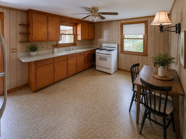 48 Home Street, Peabody, MA 01960