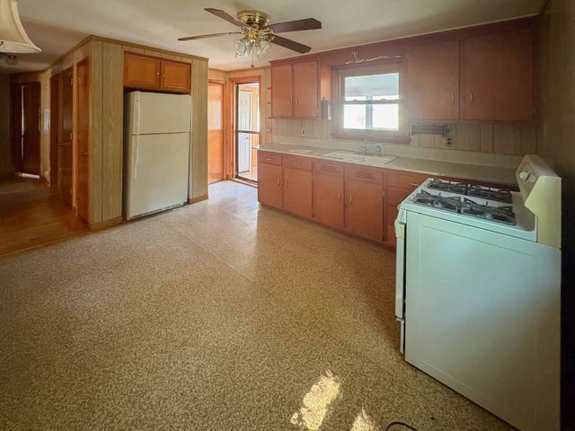 48 Home Street, Peabody, MA 01960