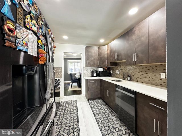 107 THOREAU DR, Plainsboro, NJ 08536