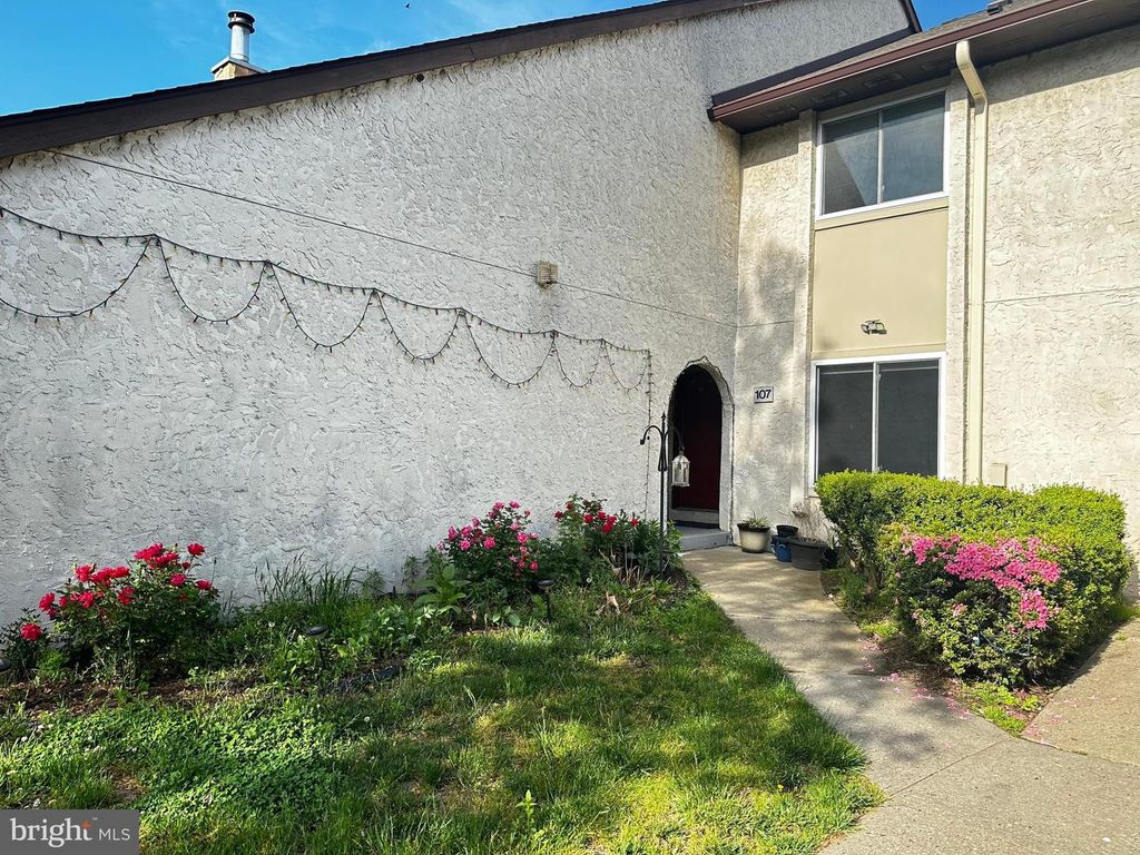 107 THOREAU DR, Plainsboro, NJ 08536