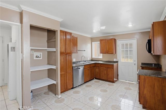 5623 Lemon Avenue, Long Beach, CA 90805