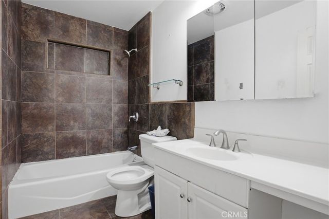 5623 Lemon Avenue, Long Beach, CA 90805