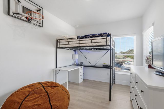 441 42ND AVENUE NE, St Petersburg, FL 33703