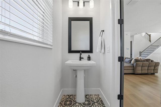 441 42ND AVENUE NE, St Petersburg, FL 33703