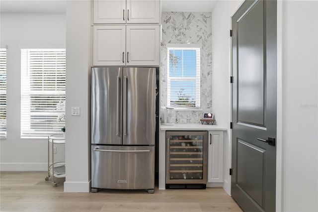 441 42ND AVENUE NE, St Petersburg, FL 33703