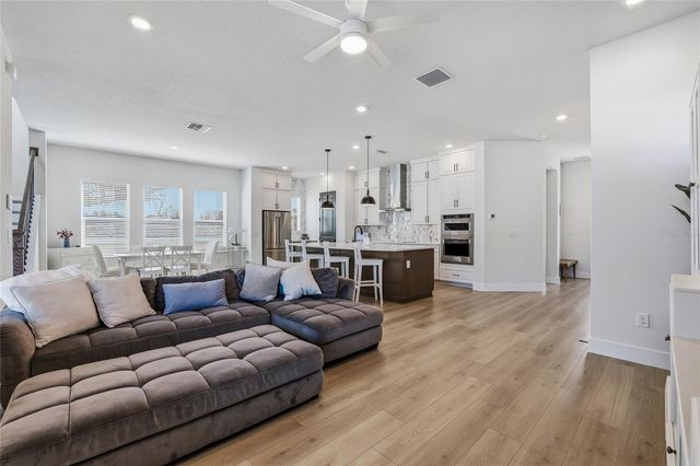 441 42ND AVENUE NE, St Petersburg, FL 33703