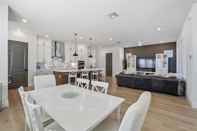 441 42ND AVENUE NE, St Petersburg, FL 33703